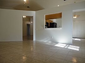 Single Family Home in Riverview, FL (Photo 3 of 11)