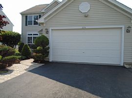 Single Family Home in Hainesville, IL