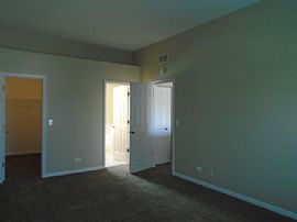 Single Family Home in Hainesville, IL (Photo 10 of 12)