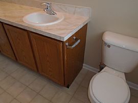 Single Family Home in Hainesville, IL (Photo 11 of 12)