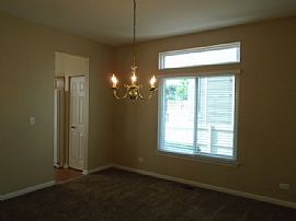 Single Family Home in Hainesville, IL (Photo 4 of 12)