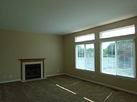 Single Family Home in Hainesville, IL (Photo 6 of 12)