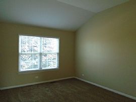 Single Family Home in Hainesville, IL (Photo 8 of 12)