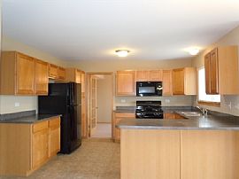 Single Family Home in Joliet, IL (Photo 8 of 12)