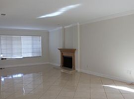 Single Family Home For Rent  in Laguna Hills, CA (Photo 3 of 4)