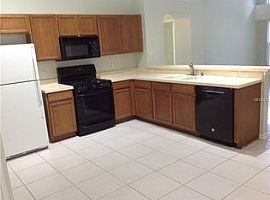 Single Family Home For Rent  in Tampa, FL (Photo 3 of 4)