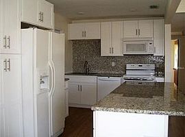 Single Family Home For Rent  in Lakeland, FL (Photo 3 of 4)