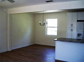 Single Family Home For Rent  in Lakeland, FL (Photo 4 of 4)