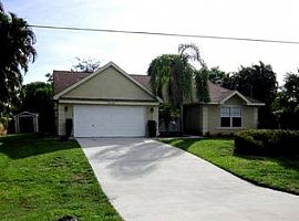 Single Family Home For Rent  in Naples, FL