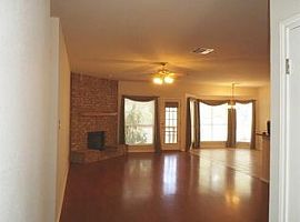 8416 Tyhurst Dr, Austin, Tx 78749 3  in Austin, TX (Photo 6 of 12)