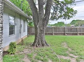 1801 Burbank St, Austin, Tx 78757  in Austin, TX (Photo 4 of 12)