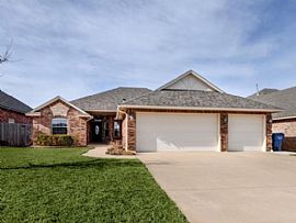 Single Family Home For Rent  in Mustang, OK