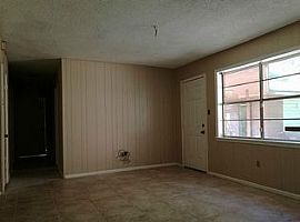 151 Greenleaf Ln, Conroe, Tx 77304  in Conroe, TX (Photo 6 of 12)