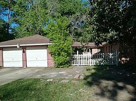 151 Greenleaf Ln, Conroe, Tx 77304  in Conroe, TX (Photo 9 of 12)