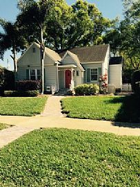 Single Family Home For Rent  in Saint Petersburg, FL