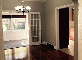 Single Family Home For Rent  in Saint Petersburg, FL (Photo 3 of 7)