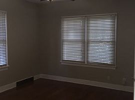 Single Family Home For Rent  in Saint Petersburg, FL (Photo 5 of 7)