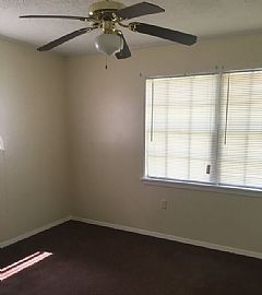  3 Beds 1.5 Baths Single Family Home Located in a Quiet, Conven in Jackson, MS (Photo 6 of 11)