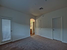 Single Family Home in Phoenix, AZ (Photo 4 of 10)