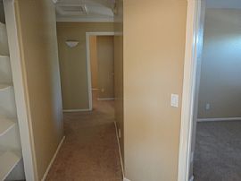 Single Family Home in Glendale, AZ (Photo 2 of 10)