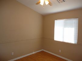 Single Family Home in Mesa, AZ (Photo 8 of 11)