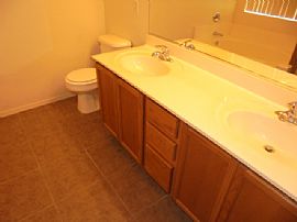 Single Family Home in Peoria, AZ (Photo 6 of 10)