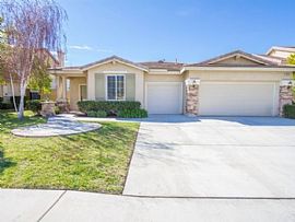 Single Family Home For Rent  in Menifee, CA