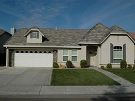 Single Family Home For Rent  in Woodland, CA