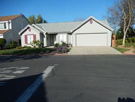 Single Family Home For Rent  in Fresno, CA