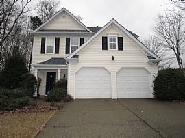Single Family Home  in Alpharetta, GA
