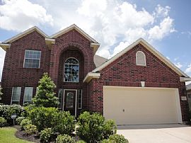 Single Family Home  in Friendswood, TX
