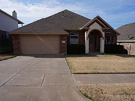 Single Family Home  in Fort Worth, TX