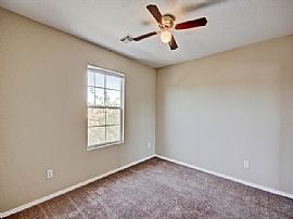 Single Family Home in Phoenix, AZ (Photo 9 of 10)