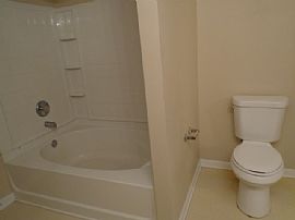 Single Family Home in Fairburn, GA (Photo 8 of 12)