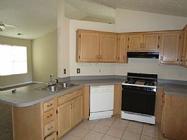 Single Family Home in Rex, GA (Photo 4 of 12)