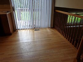 Single Family Home in Wonder Lake, IL (Photo 3 of 6)