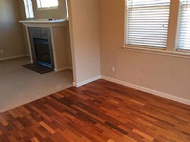 Single Family Home in Portland, OR (Photo 3 of 5)