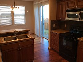 Single Family Home in Portland, OR (Photo 4 of 5)