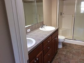 Single Family Home in Portland, OR (Photo 5 of 5)