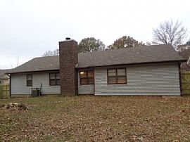 Single Family Home in Memphis, TN (Photo 5 of 5)