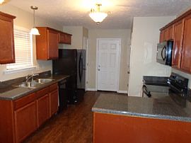 Single Family Home in Murfreesboro, TN (Photo 3 of 5)