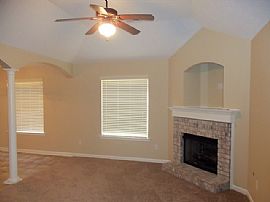 Single Family Home in Cordova, TN (Photo 2 of 6)