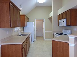 Single Family Home in Arlington, TN (Photo 3 of 6)