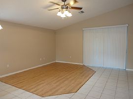 Beautiful Single Family Home For Rent in New Port Richey, FL (Photo 2 of 3)