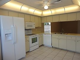 Beautiful Single Family Home For Rent in New Port Richey, FL (Photo 3 of 3)