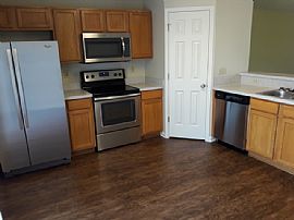 Beautiful Single Family Home For Rent in Yulee, FL (Photo 2 of 3)