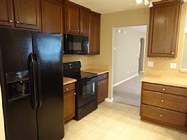 Beautiful Single Family Home For Rent in Orange Park, FL (Photo 2 of 4)