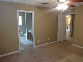 Beautiful Single Family Home For Rent in Orange Park, FL (Photo 3 of 4)