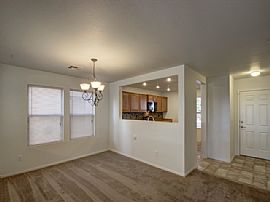 Single Family Home in Avondale, AZ (Photo 3 of 6)