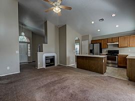 Single Family Home in Phoenix, AZ (Photo 3 of 6)